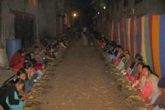 Erster Haarschnitt - Chudakarana - Festmahl - zum Festessen wird auch die Nachbarschaft eingeladen