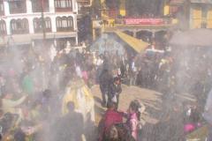 Lhosar (Tibetisches Neujahrsfest) - Festplatz im Rauch vom Räucherofen