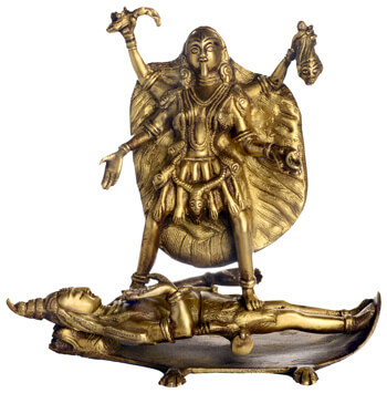 Kali stehend auf Shiva